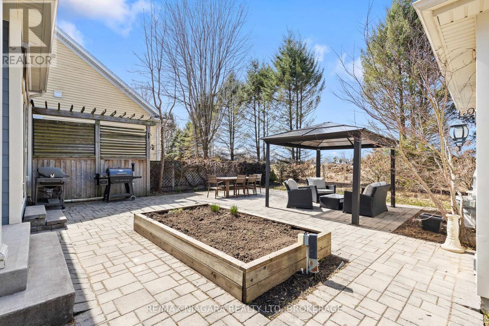 Property at 56 PINOT TRAIL image 3