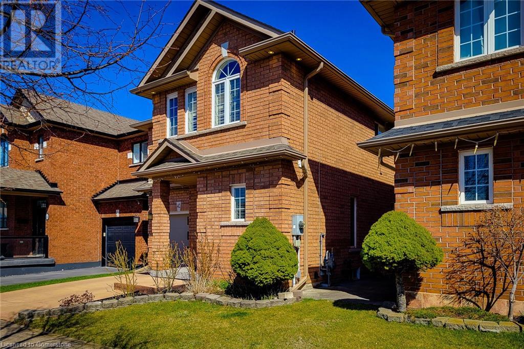 Property at 42 PEACHWOOD Crescent image 3