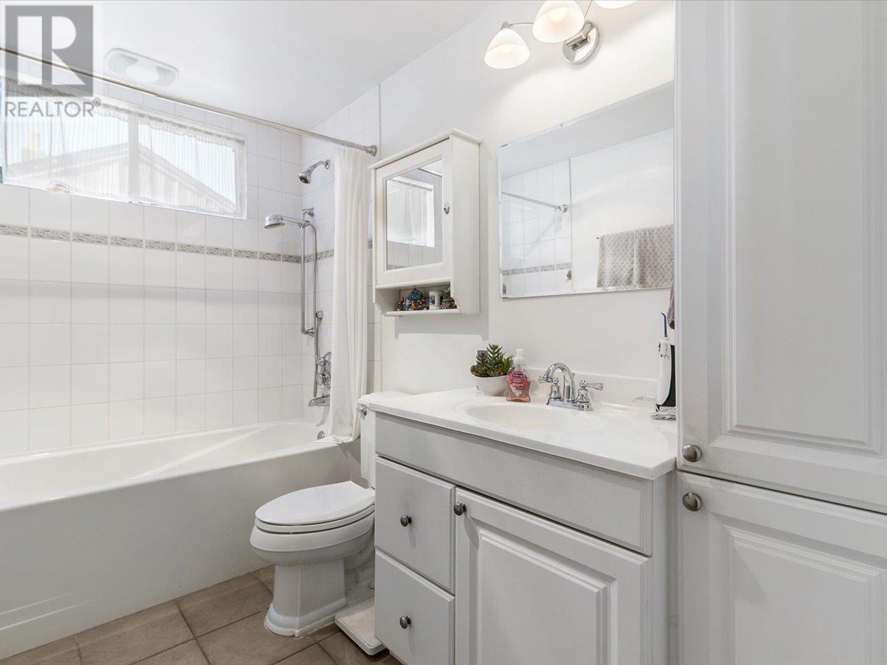 513 E 6th Street, North Vancouver, British Columbia  V7L 1R2 - Photo 24 - R2992436