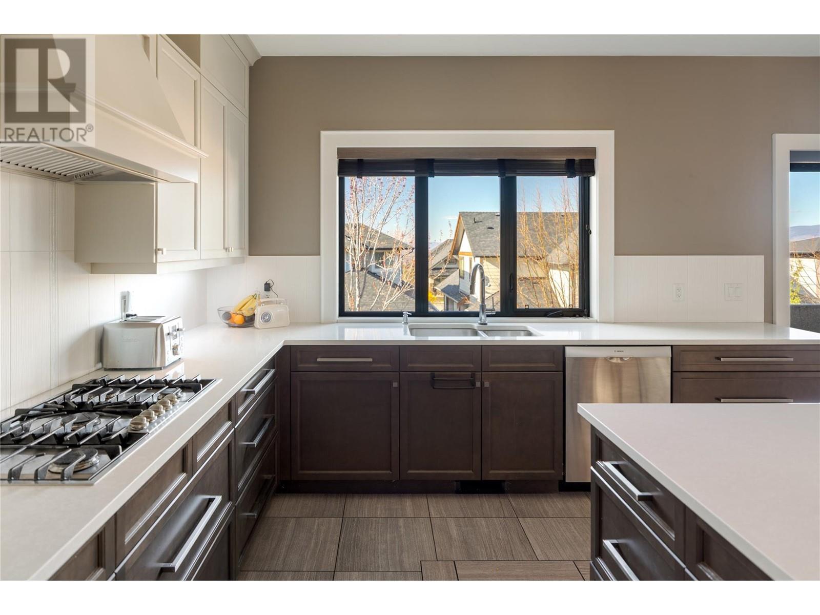 Property at 460 Rockview Lane image 2