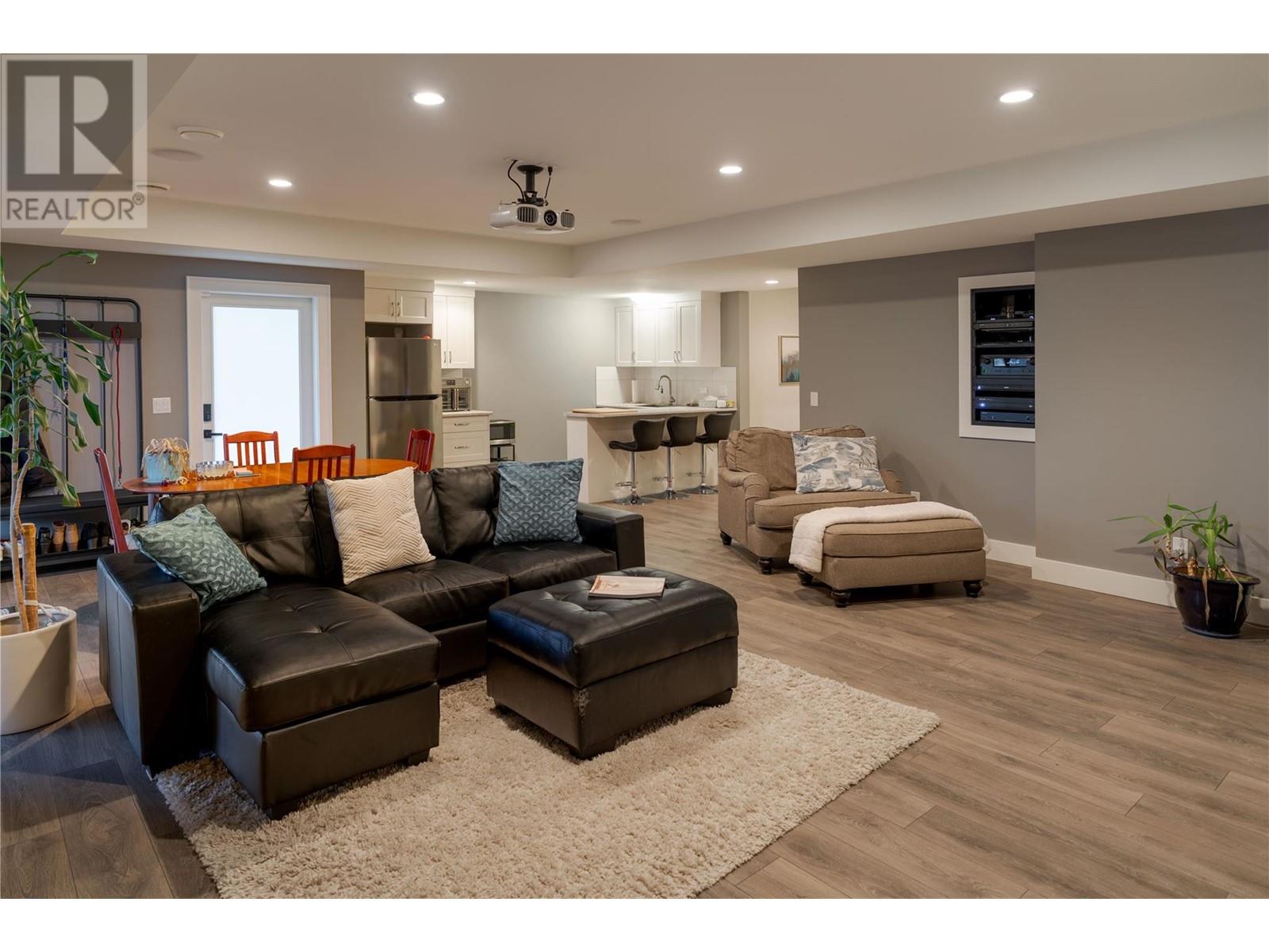 460 Rockview Lane, Kelowna, British Columbia  V1W 5K2 - Photo 30 - 10343637