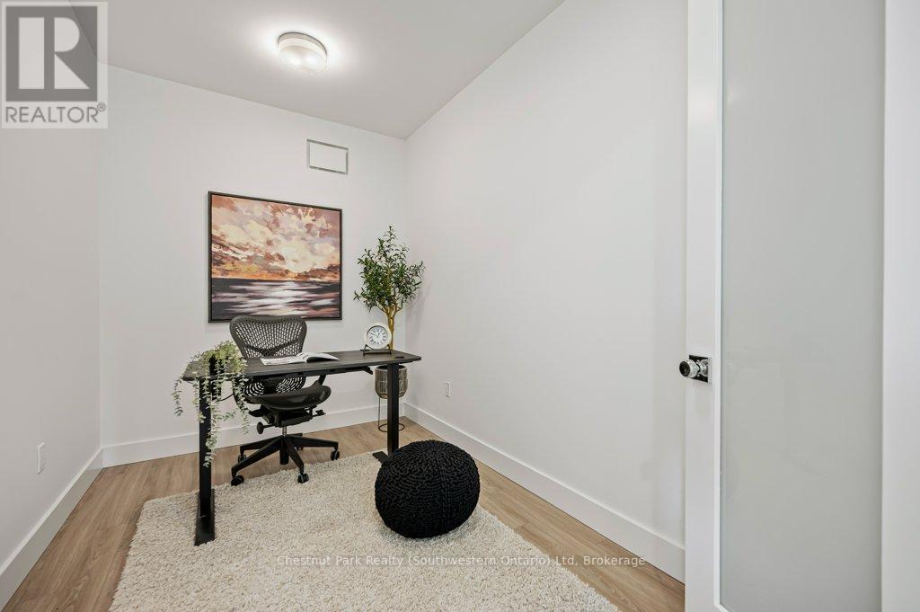 27 Vardon Drive, Guelph (Dovercliffe Park/old University), Ontario  N1G 1W8 - Photo 42 - X12096573