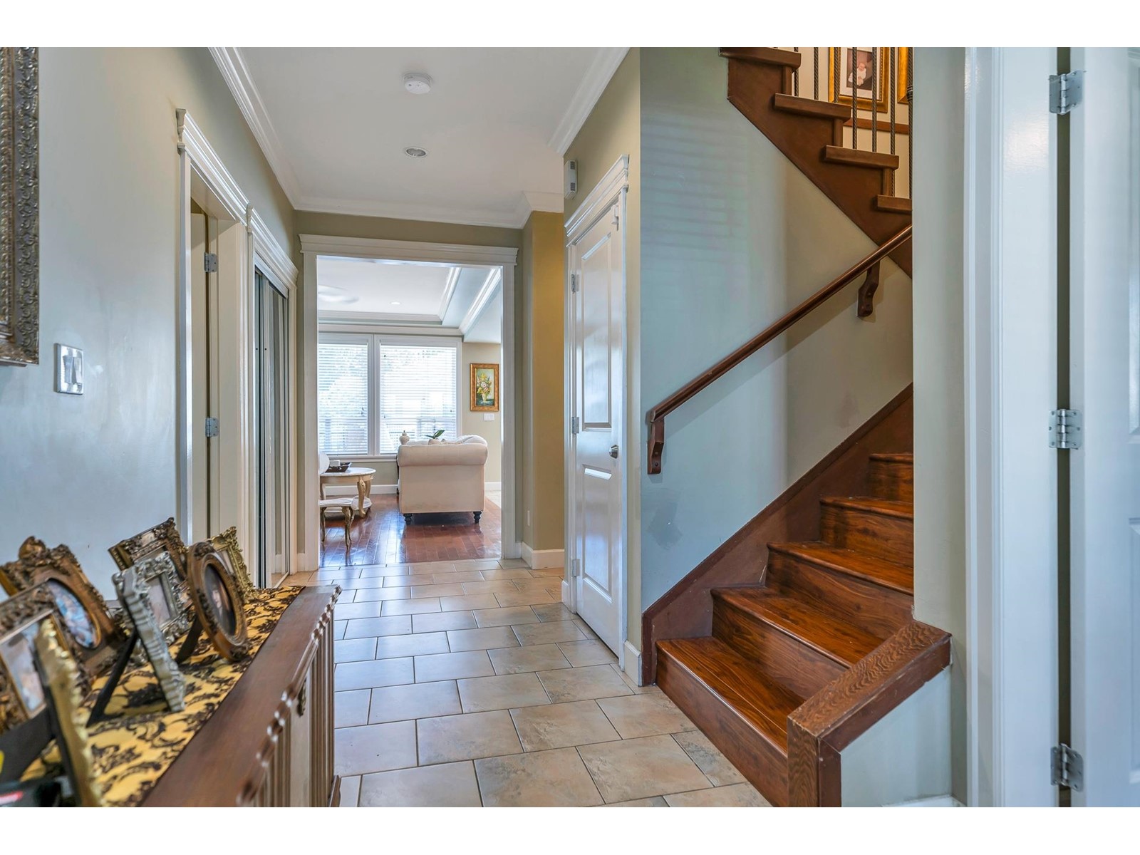 Property at 46207 KERMODE CRESCENT image 4