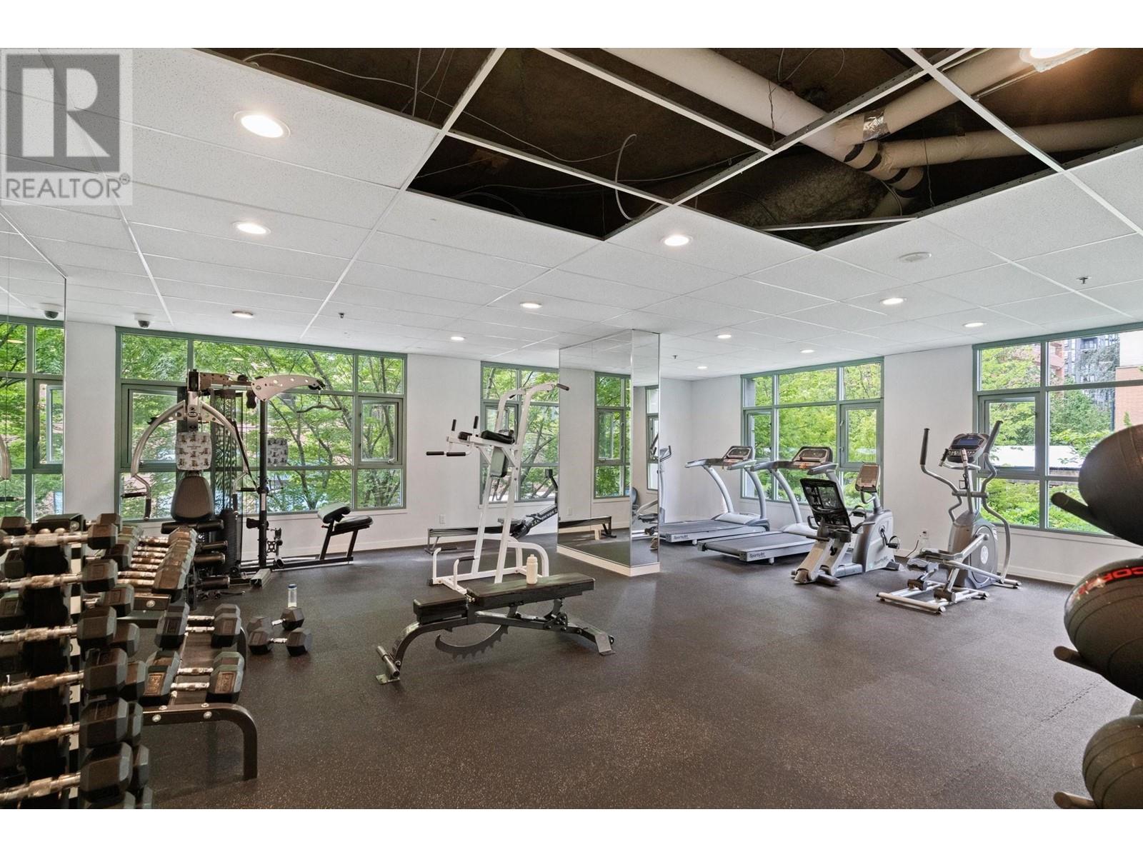 Listing Picture 22 of 22 : 2303 1188 HOWE STREET, Vancouver / 溫哥華 - 魯藝地產 Yvonne Lu Group - MLS Medallion Club Member