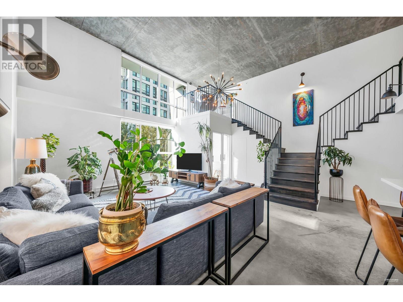 Listing Picture 2 of 29 : 301 1238 SEYMOUR STREET, Vancouver / 溫哥華 - 魯藝地產 Yvonne Lu Group - MLS Medallion Club Member