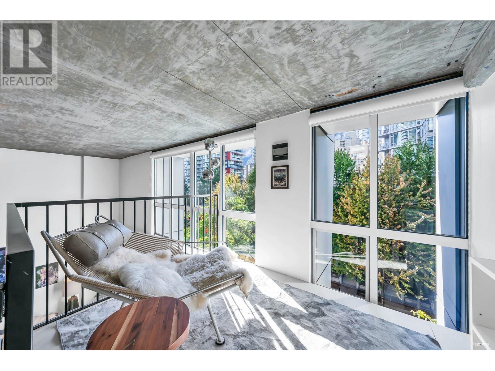 Listing Picture 18 of 29 : 301 1238 SEYMOUR STREET, Vancouver / 溫哥華 - 魯藝地產 Yvonne Lu Group - MLS Medallion Club Member