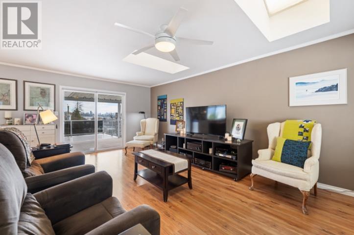 Property at 1119 SHAVINGTON STREET image 4