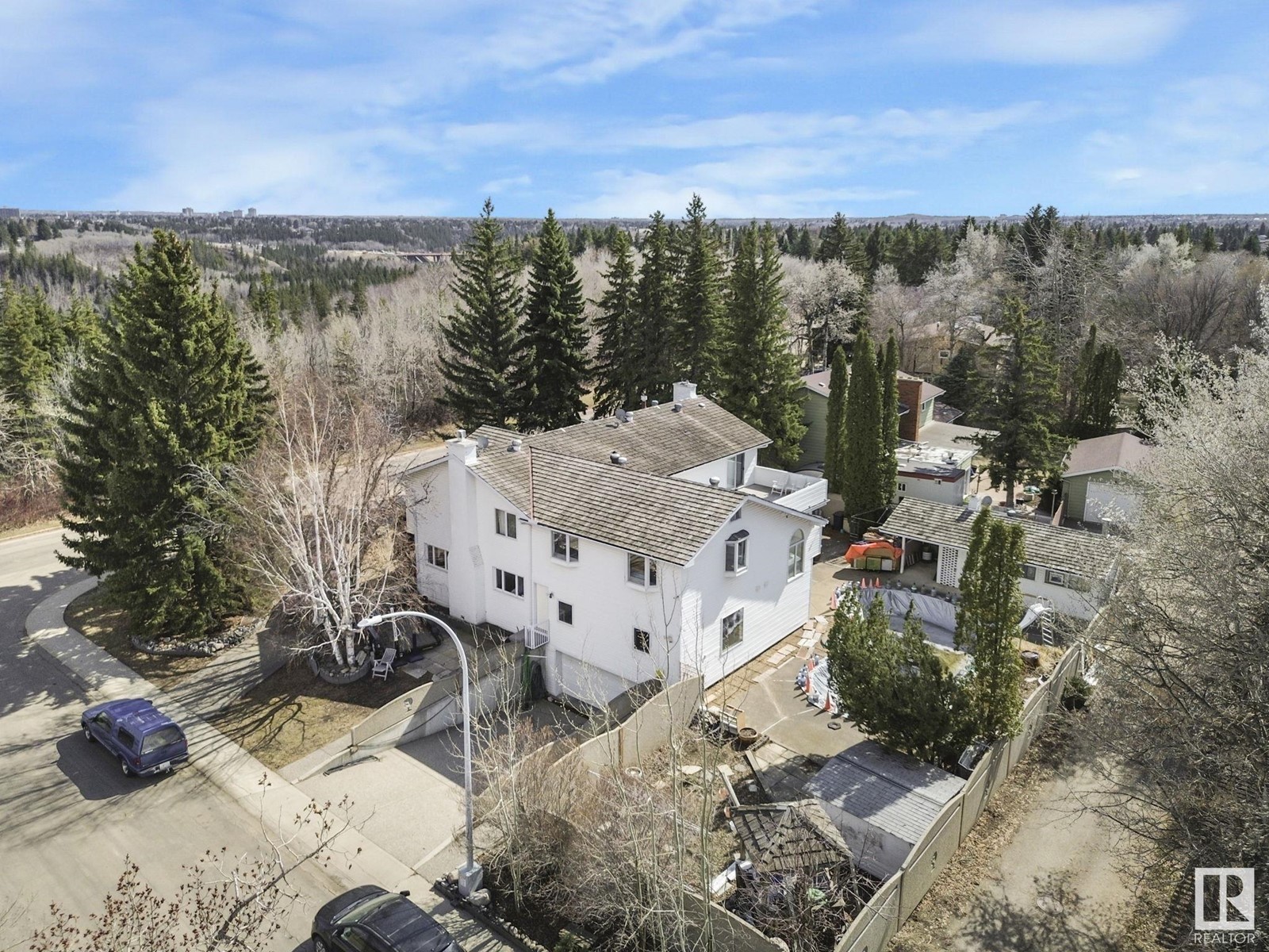 Property at 5508 141 ST NW NW image 4