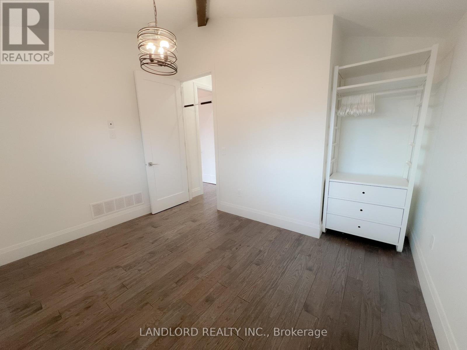 Upper - 31 Lynch Road, Toronto (Don Valley Village), Ontario  M2J 2V6 - Photo 14 - C12085270