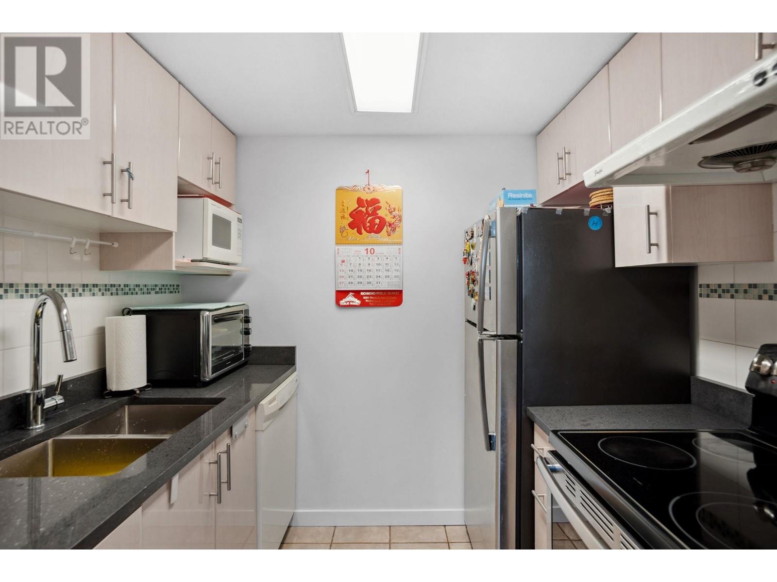 Listing Picture 9 of 22 : 2303 1188 HOWE STREET, Vancouver / 溫哥華 - 魯藝地產 Yvonne Lu Group - MLS Medallion Club Member