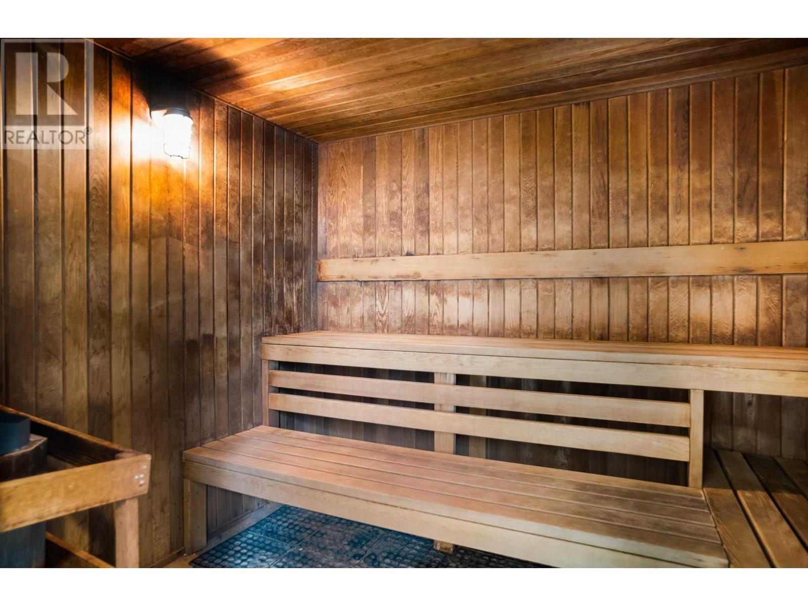 Listing Picture 19 of 22 : 2303 1188 HOWE STREET, Vancouver / 溫哥華 - 魯藝地產 Yvonne Lu Group - MLS Medallion Club Member