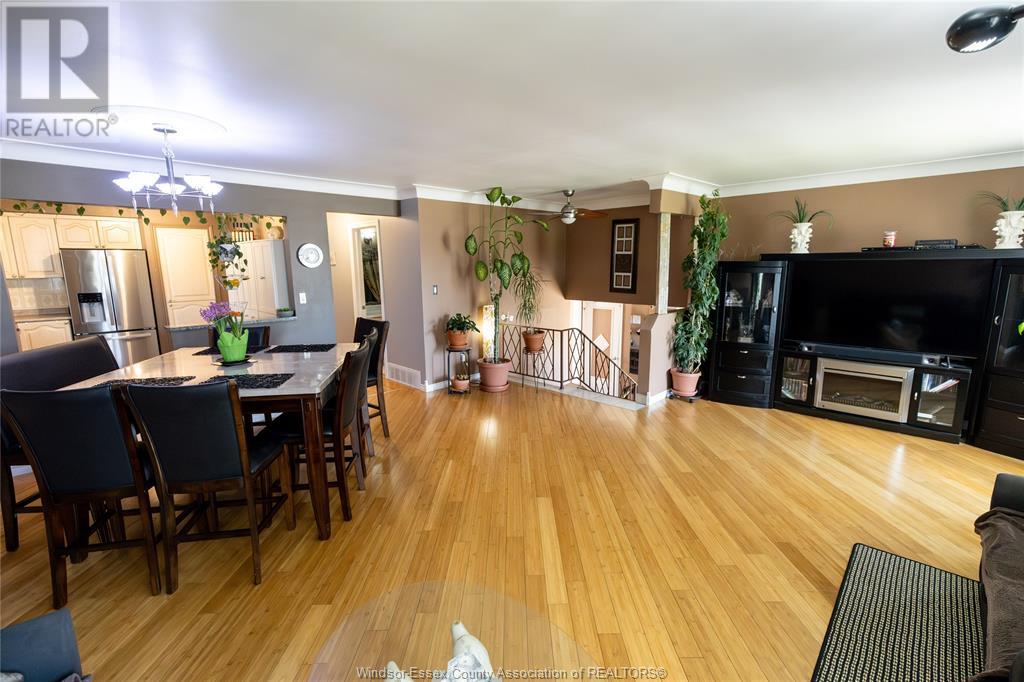 3036 Forest Glade Drive, Windsor, Ontario  N8R 1L5 - Photo 6 - 25008877
