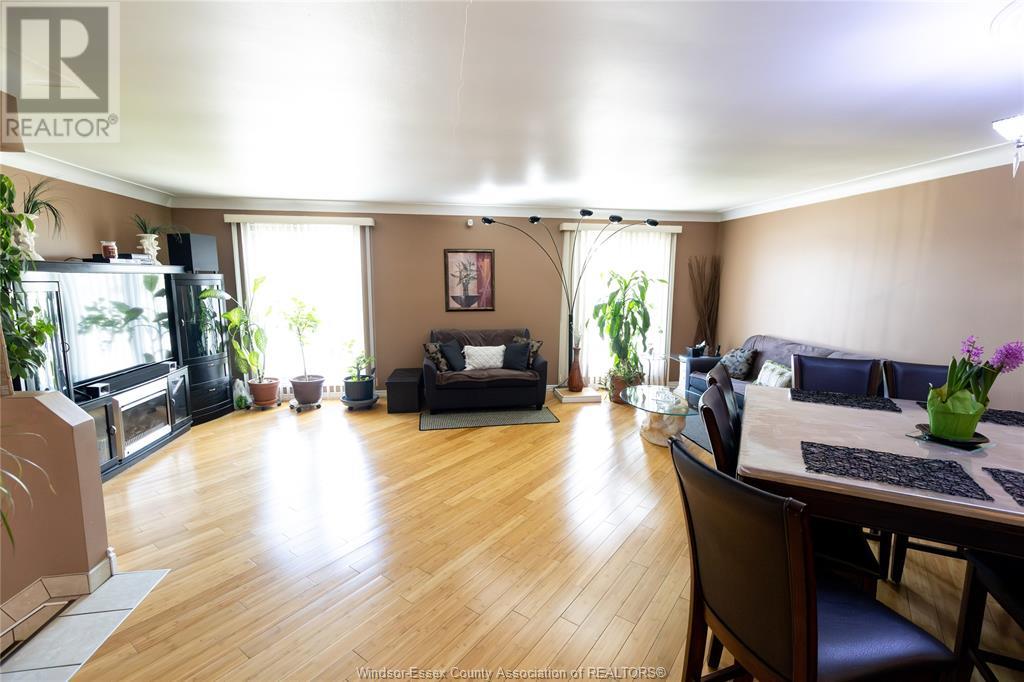 3036 Forest Glade Drive, Windsor, Ontario  N8R 1L5 - Photo 8 - 25008877