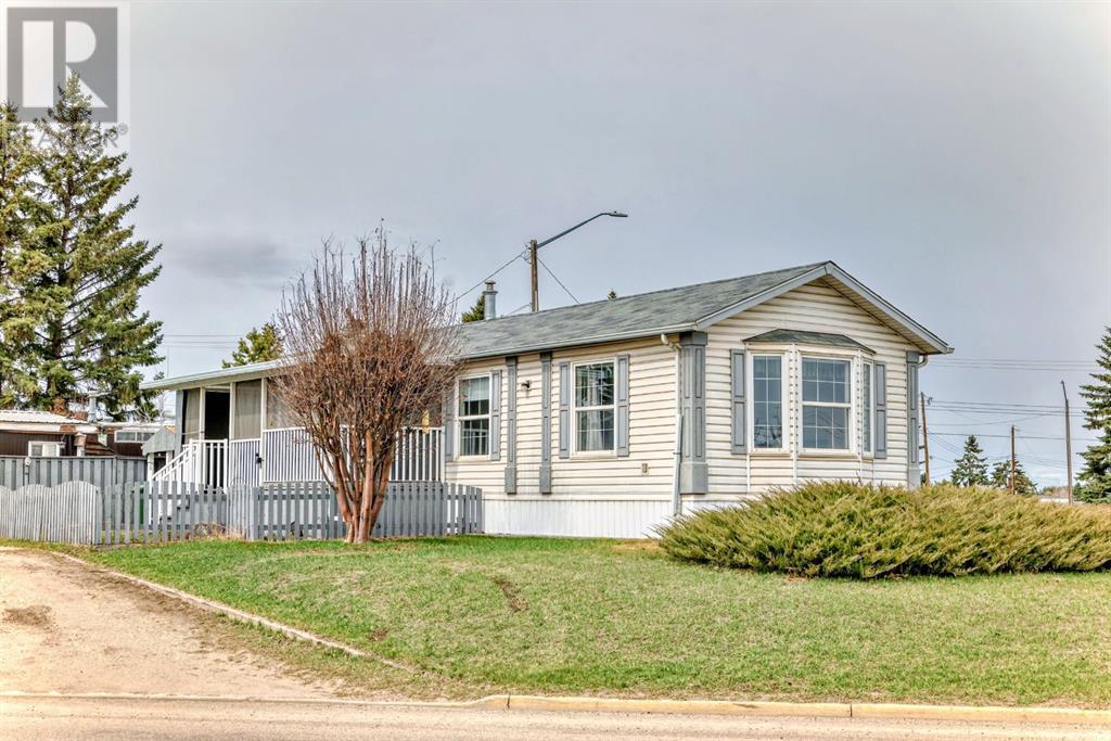 5402 49a Avenue, Innisfail, Alberta  T4G 1R2 - Photo 5 - A2211780
