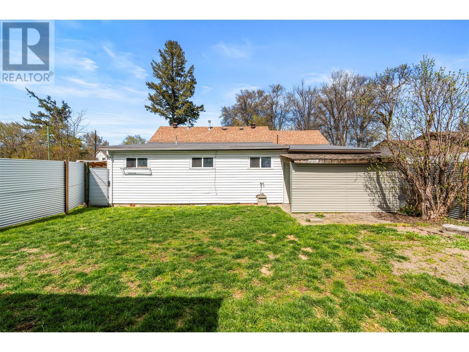 2225 Fletcher Avenue, Armstrong, British Columbia  V4Y 0A4 - Photo 46 - 10335422