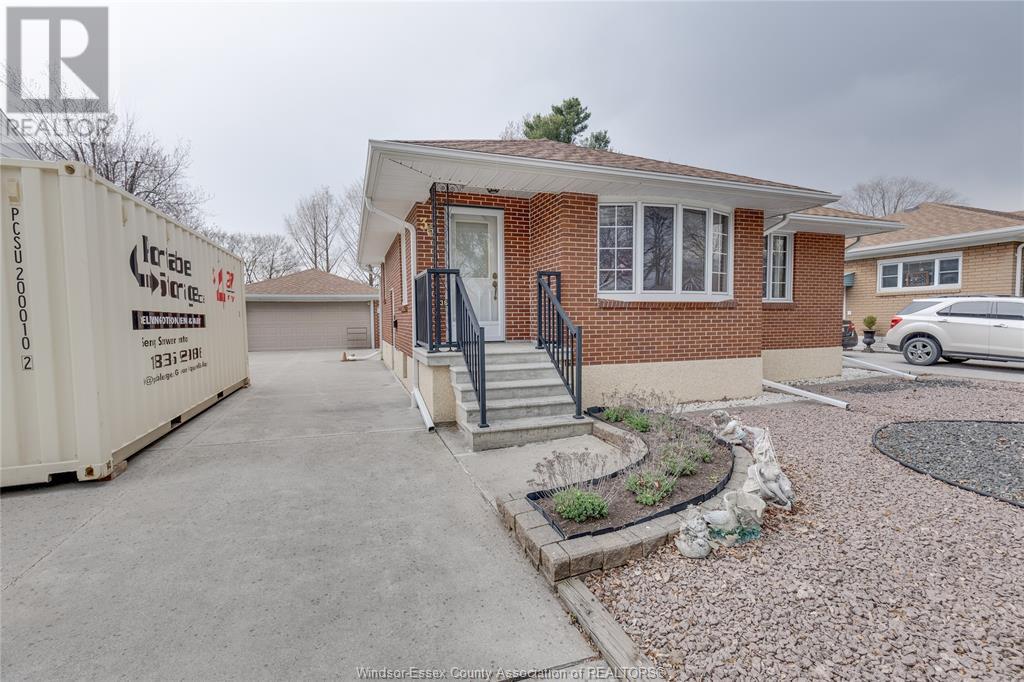 Property at 36 HORWATH AVENUE image 2