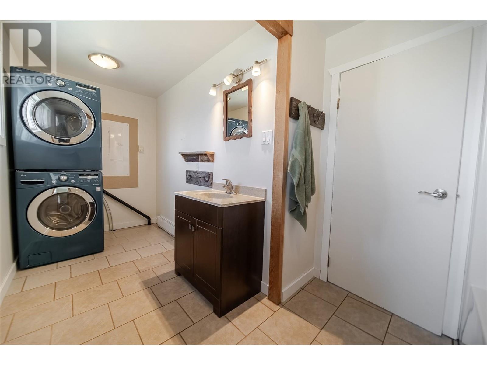 505 Chief David Road, Baynes Lake, British Columbia  V0B 1T4 - Photo 23 - 10344278