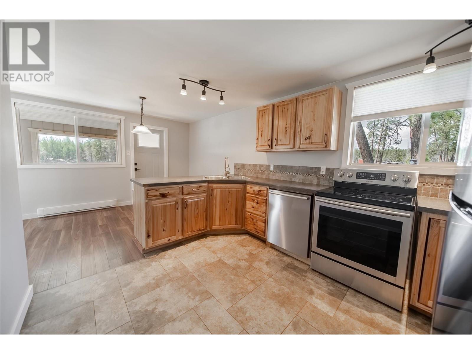 505 Chief David Road, Baynes Lake, British Columbia  V0B 1T4 - Photo 15 - 10344278