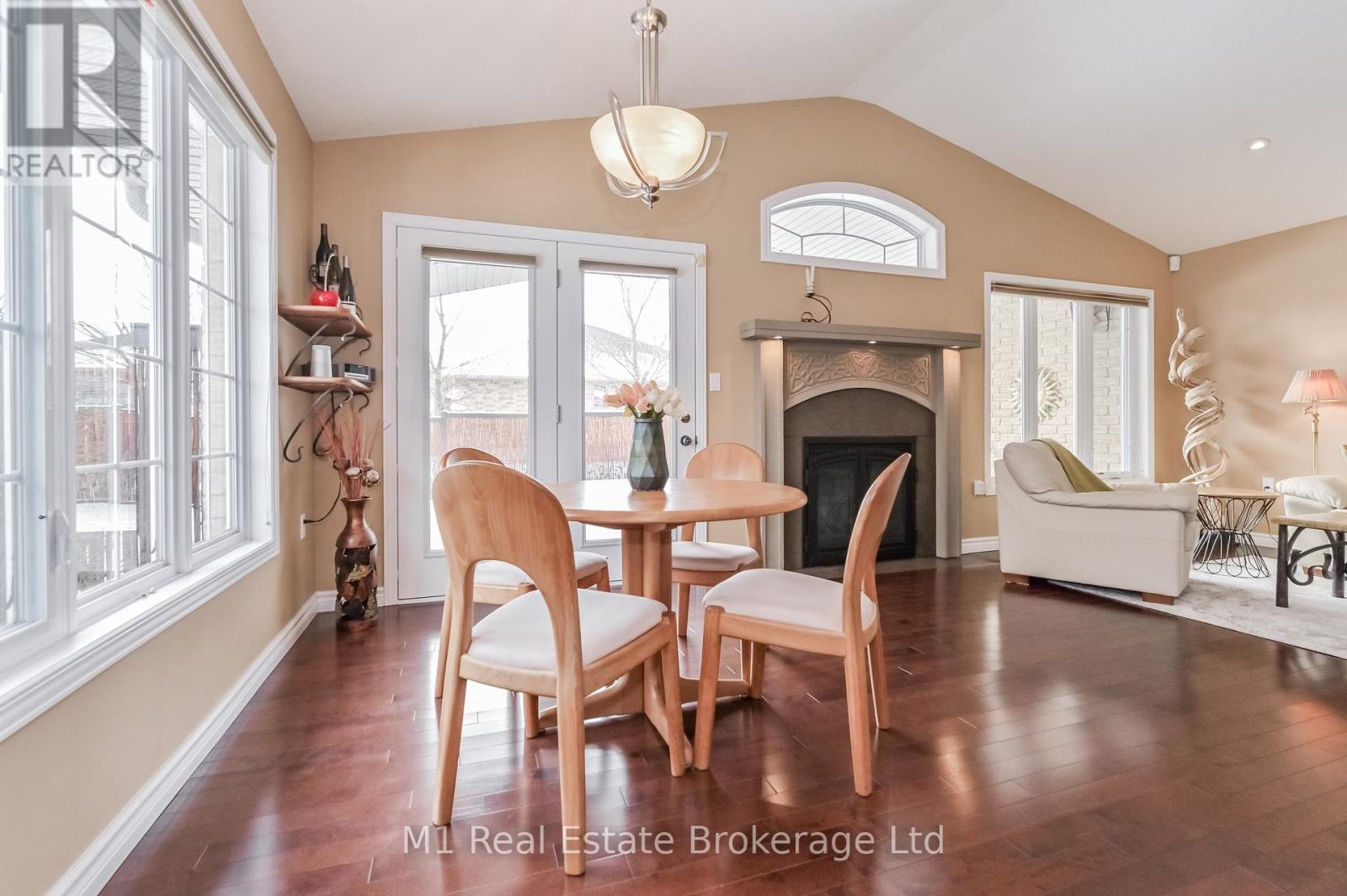 104 Keating Drive, Centre Wellington, Ontario  N0B 1S0 - Photo 10 - X12096711