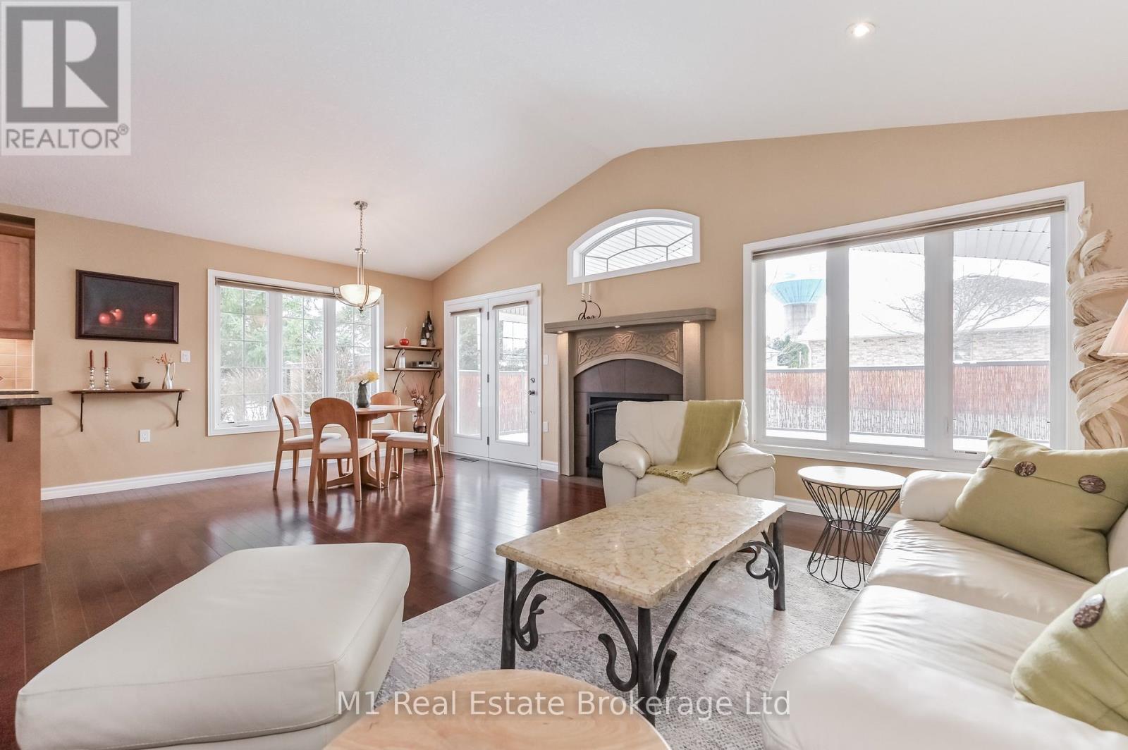 104 Keating Drive, Centre Wellington, Ontario  N0B 1S0 - Photo 13 - X12096711