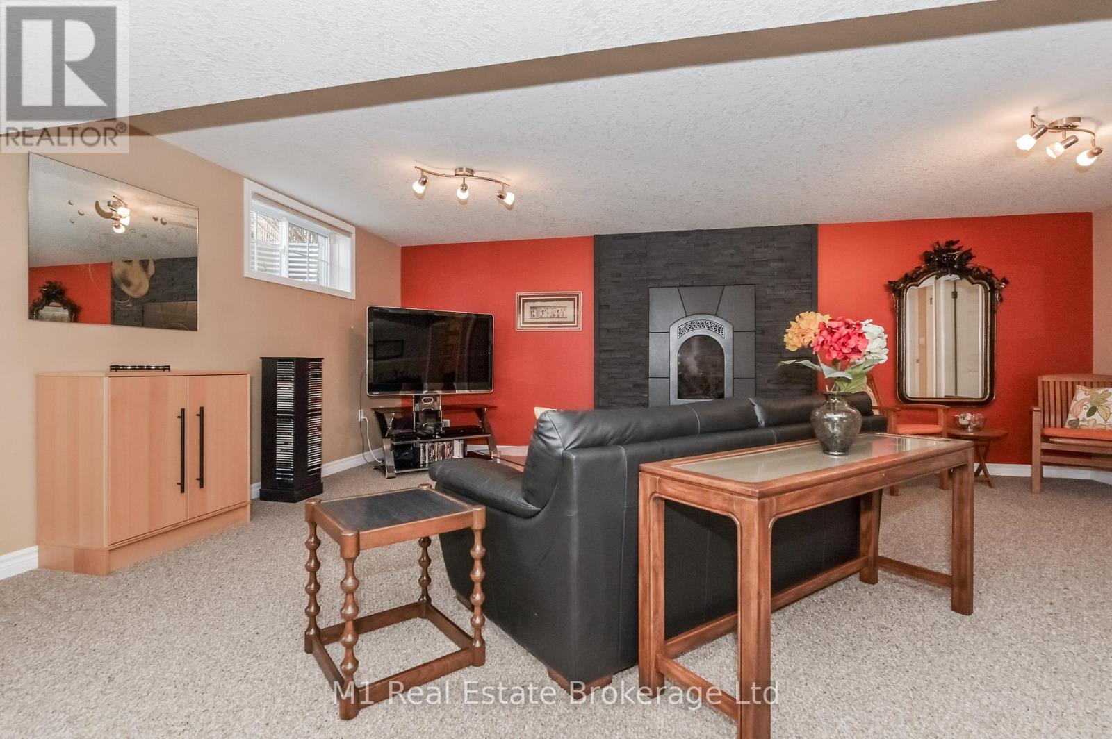 104 Keating Drive, Centre Wellington, Ontario  N0B 1S0 - Photo 23 - X12096711