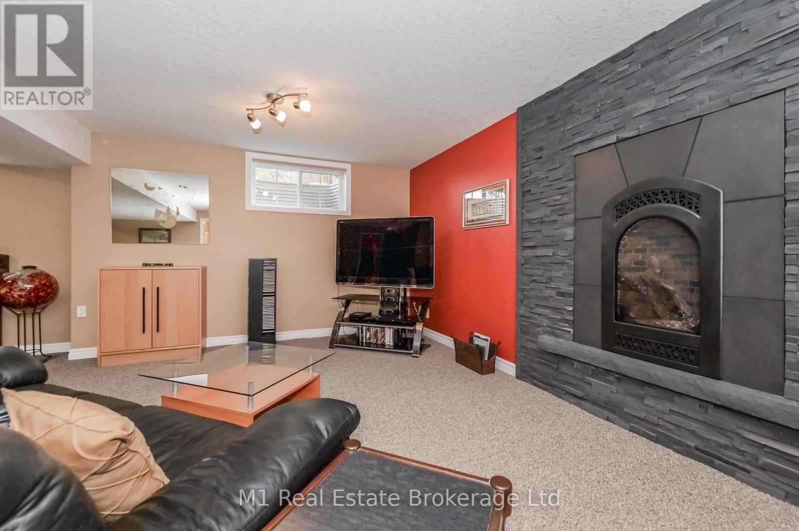 104 Keating Drive, Centre Wellington, Ontario  N0B 1S0 - Photo 24 - X12096711