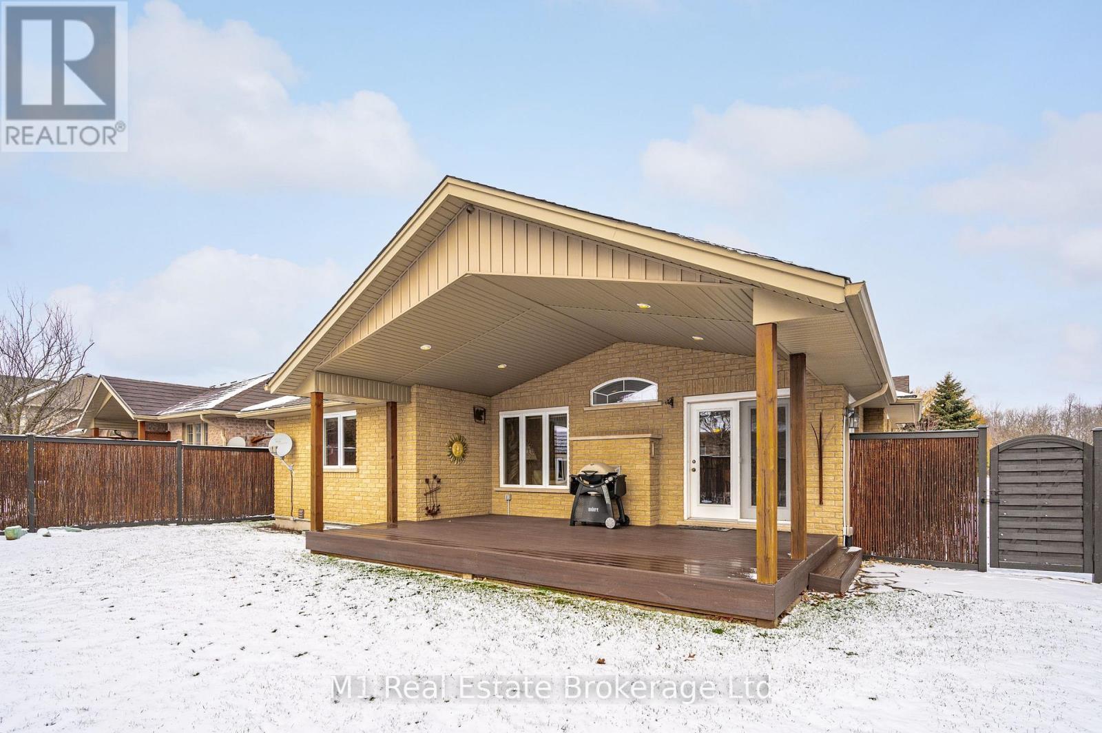 104 Keating Drive, Centre Wellington, Ontario  N0B 1S0 - Photo 32 - X12096711