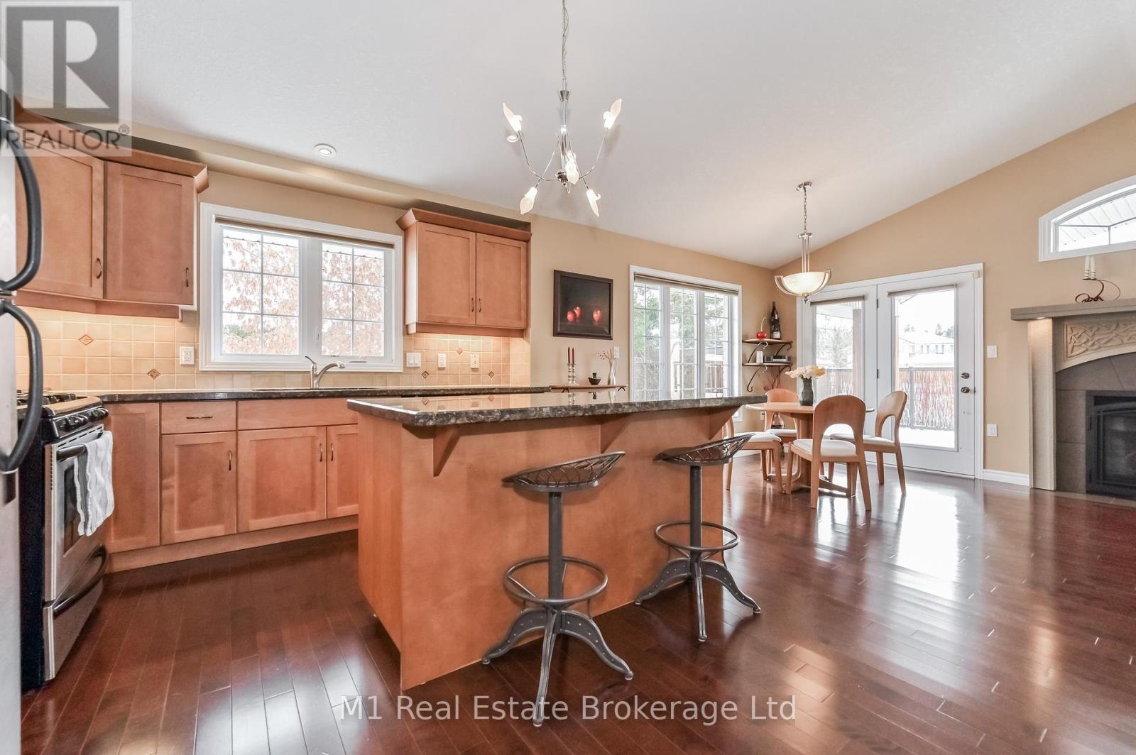 104 Keating Drive, Centre Wellington, Ontario  N0B 1S0 - Photo 8 - X12096711