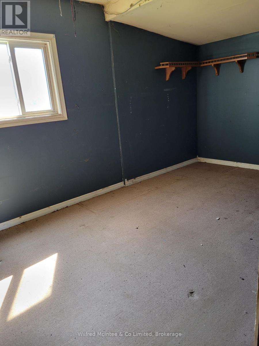 444 Chepstow Road, Brockton, Ontario  N0G 1K0 - Photo 14 - X12096751