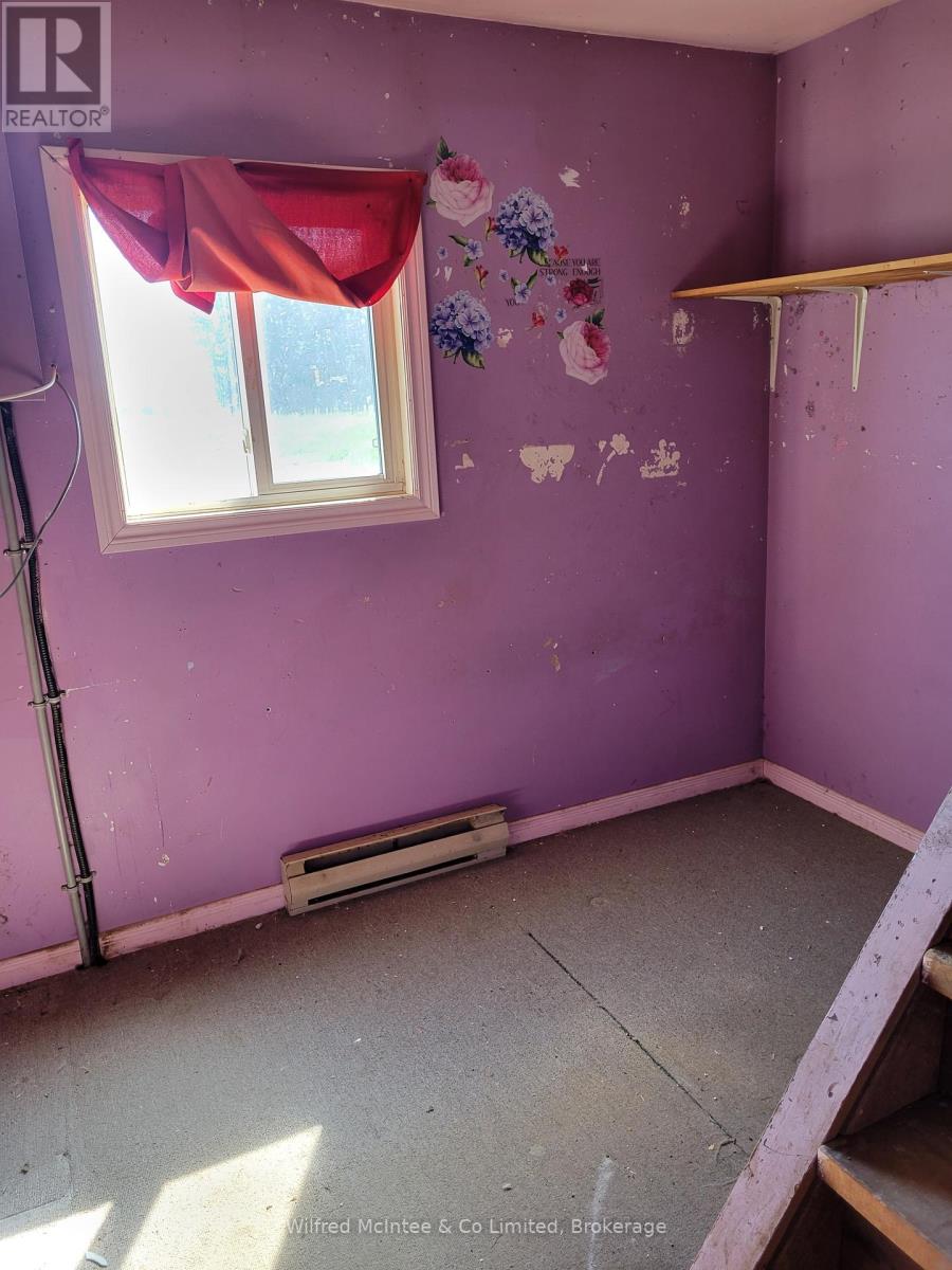 444 Chepstow Road, Brockton, Ontario  N0G 1K0 - Photo 15 - X12096751