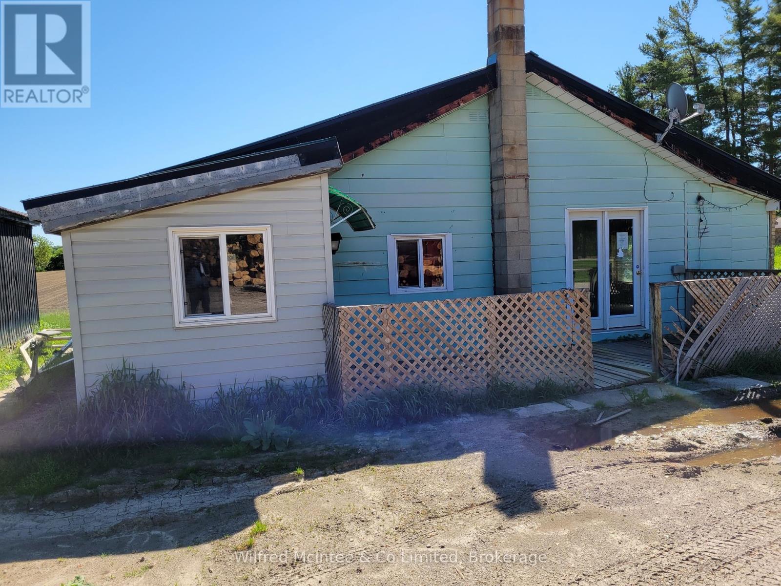 444 Chepstow Road, Brockton, Ontario  N0G 1K0 - Photo 2 - X12096751