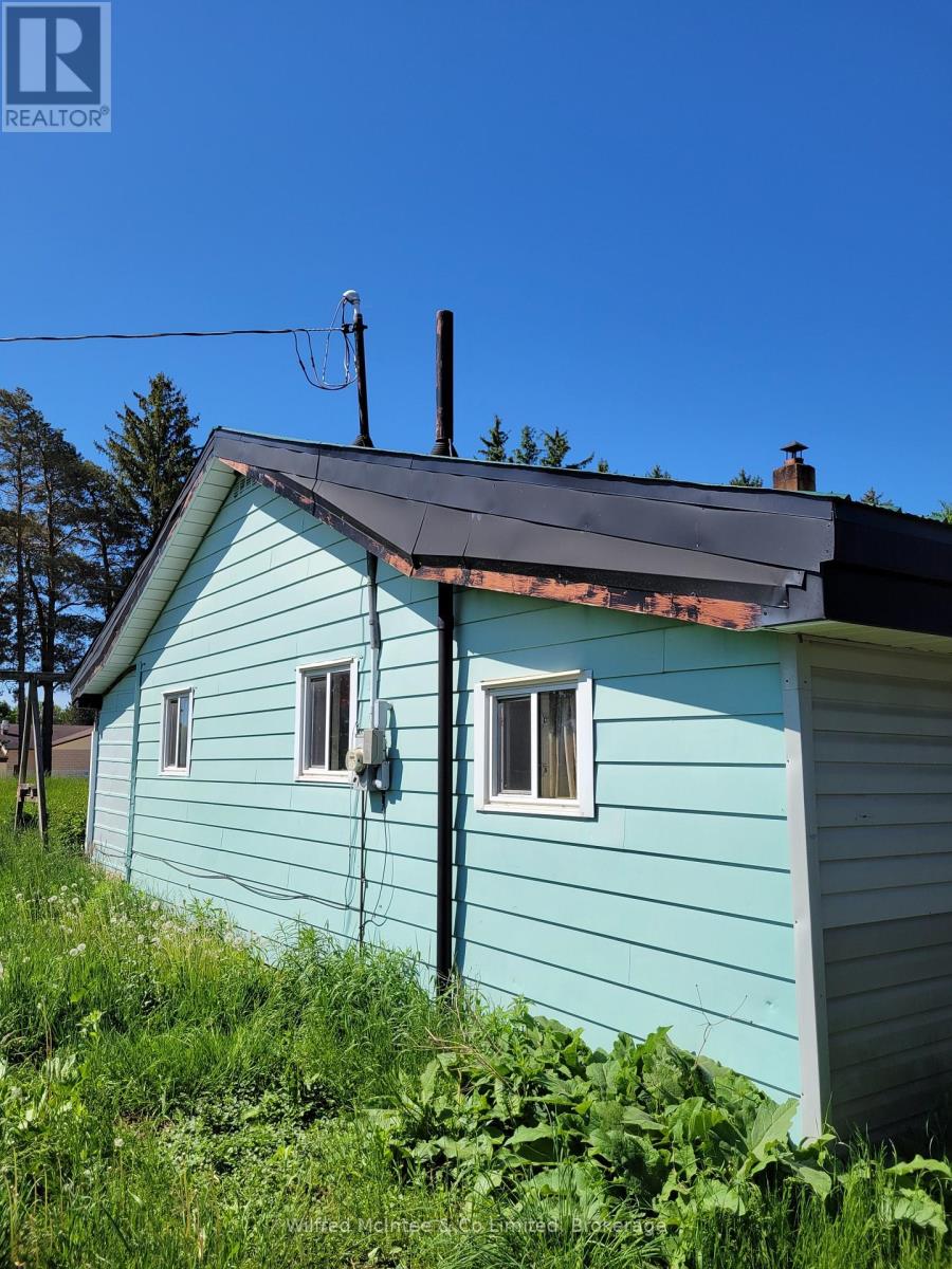 444 Chepstow Road, Brockton, Ontario  N0G 1K0 - Photo 23 - X12096751