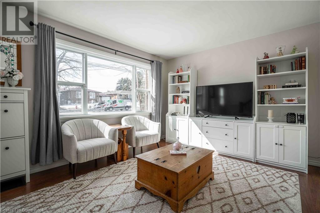 Property at 2279 KING Street E image 2