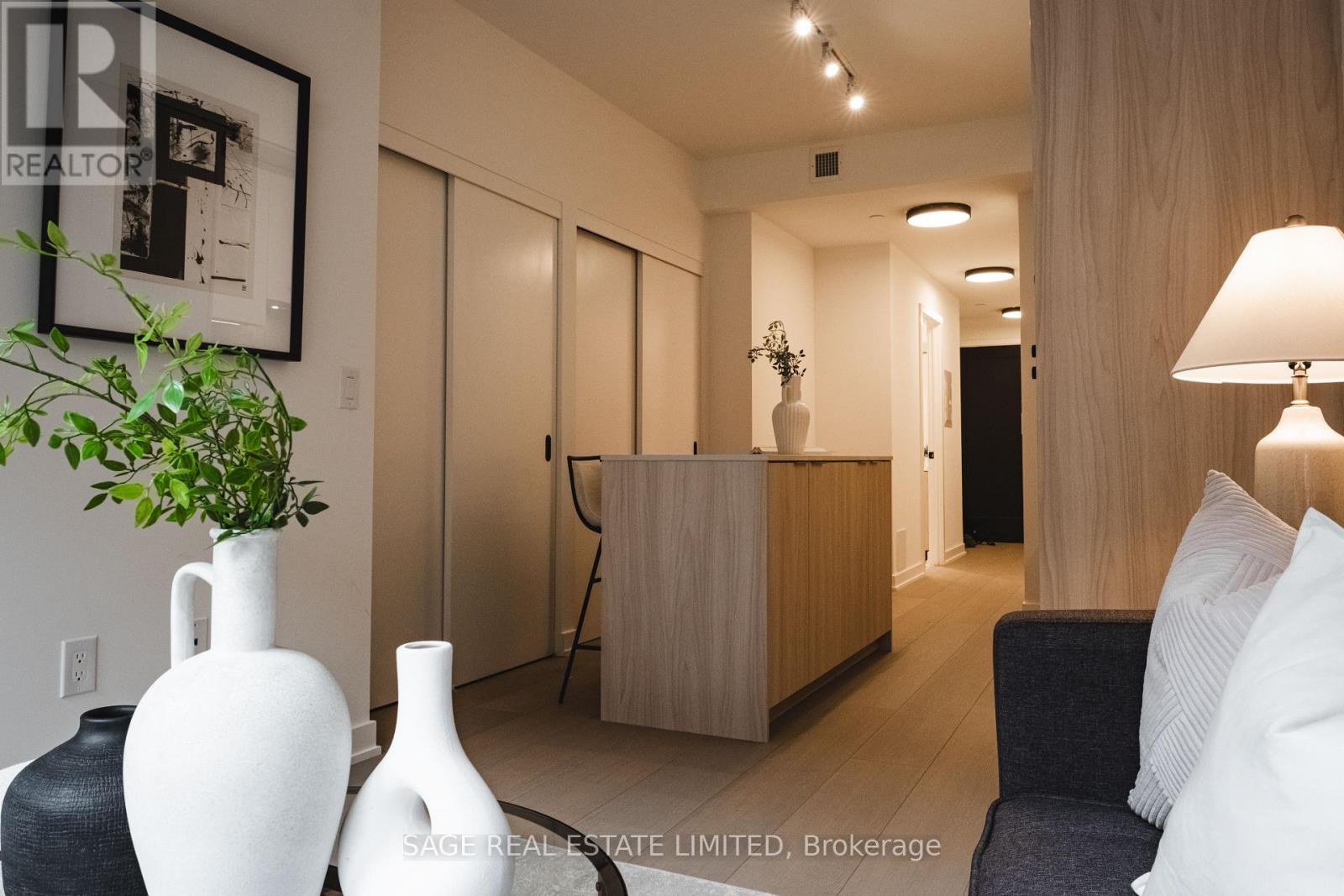 204 - 123 Portland Street, Toronto, Ontario  M5V 0V9 - Photo 5 - C12096543