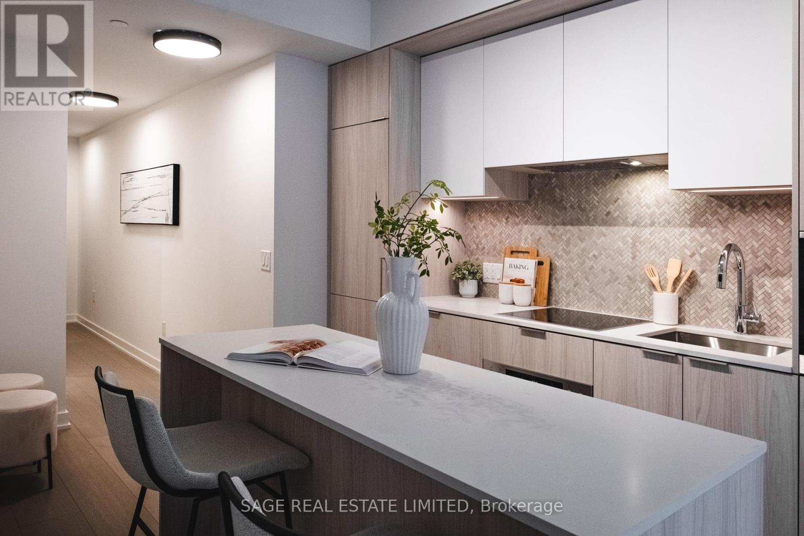 204 - 123 Portland Street, Toronto, Ontario  M5V 0V9 - Photo 9 - C12096543