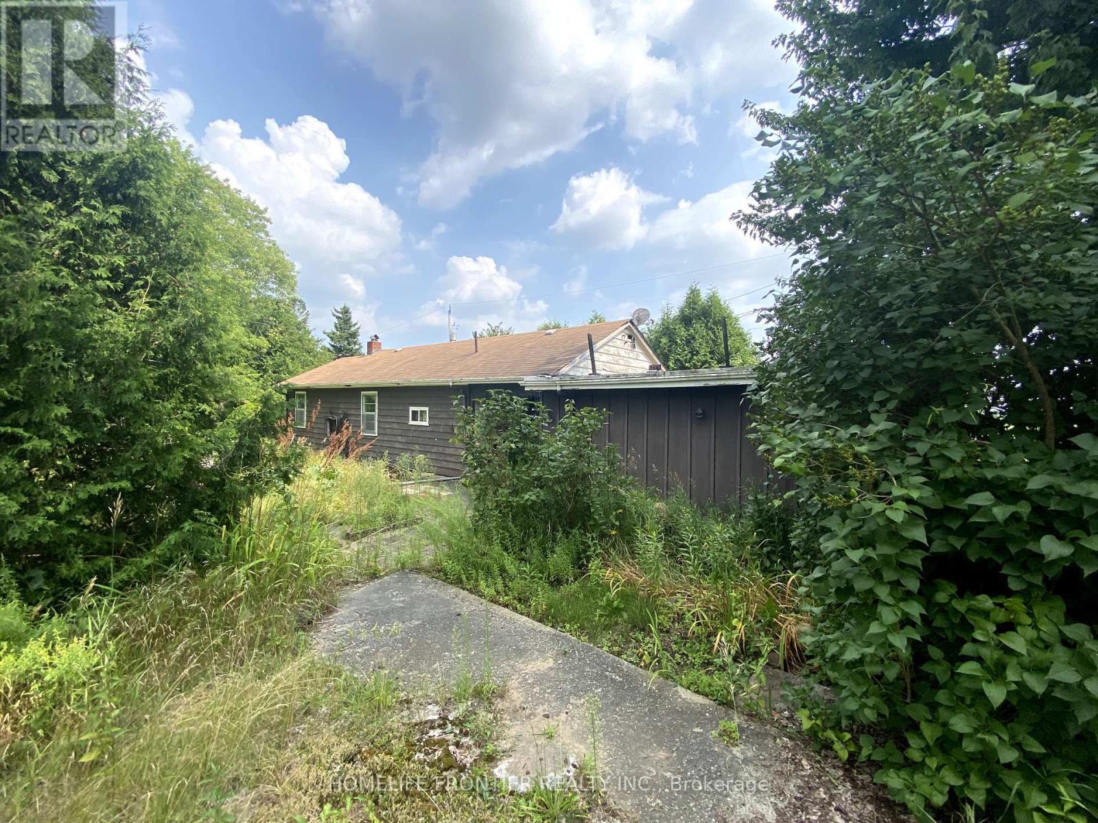14201 Woodbine Avenue, Whitchurch-Stouffville, Ontario  L0H 1G0 - Photo 13 - N12096625