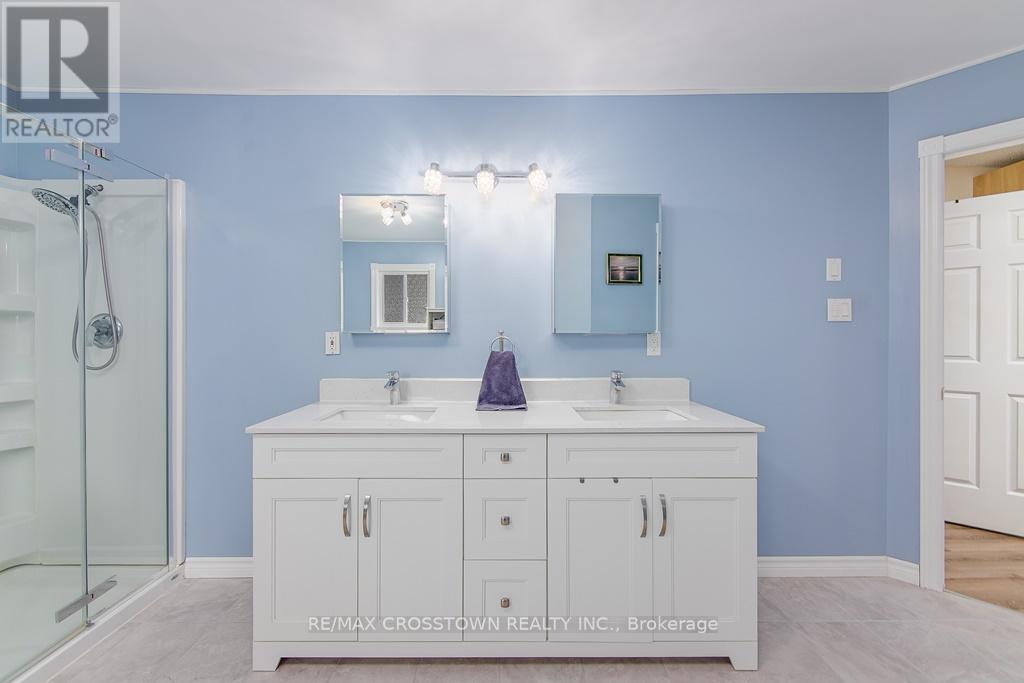 10 Birchmount Circle, Wasaga Beach, Ontario  L9Z 1H8 - Photo 17 - S12096618