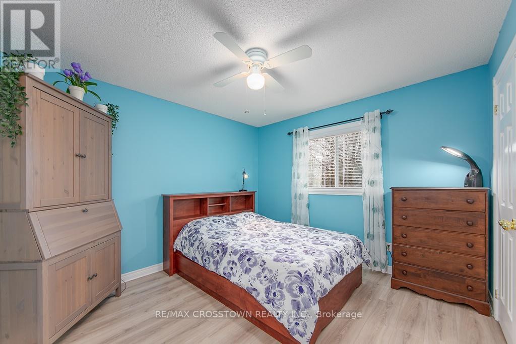 10 Birchmount Circle, Wasaga Beach, Ontario  L9Z 1H8 - Photo 18 - S12096618