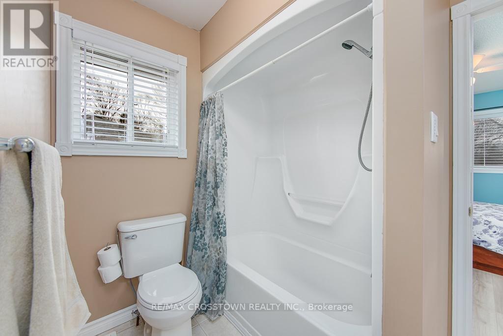 10 Birchmount Circle, Wasaga Beach, Ontario  L9Z 1H8 - Photo 20 - S12096618