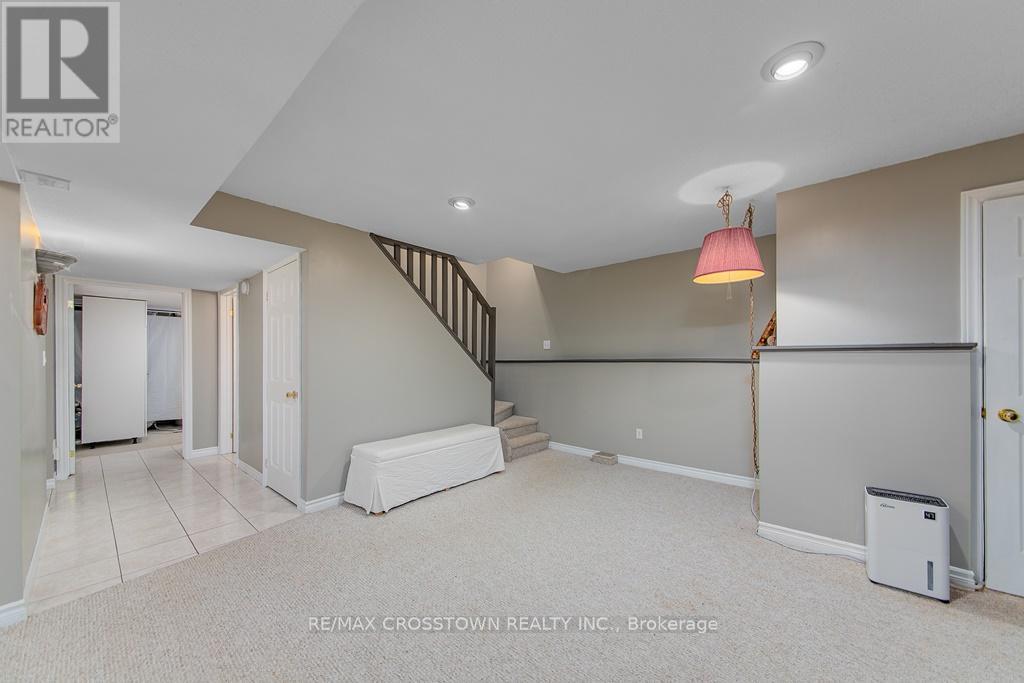 10 Birchmount Circle, Wasaga Beach, Ontario  L9Z 1H8 - Photo 23 - S12096618