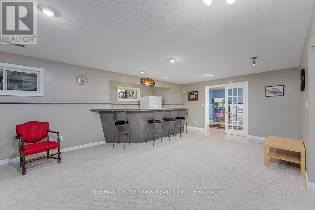 10 Birchmount Circle, Wasaga Beach, Ontario  L9Z 1H8 - Photo 24 - S12096618
