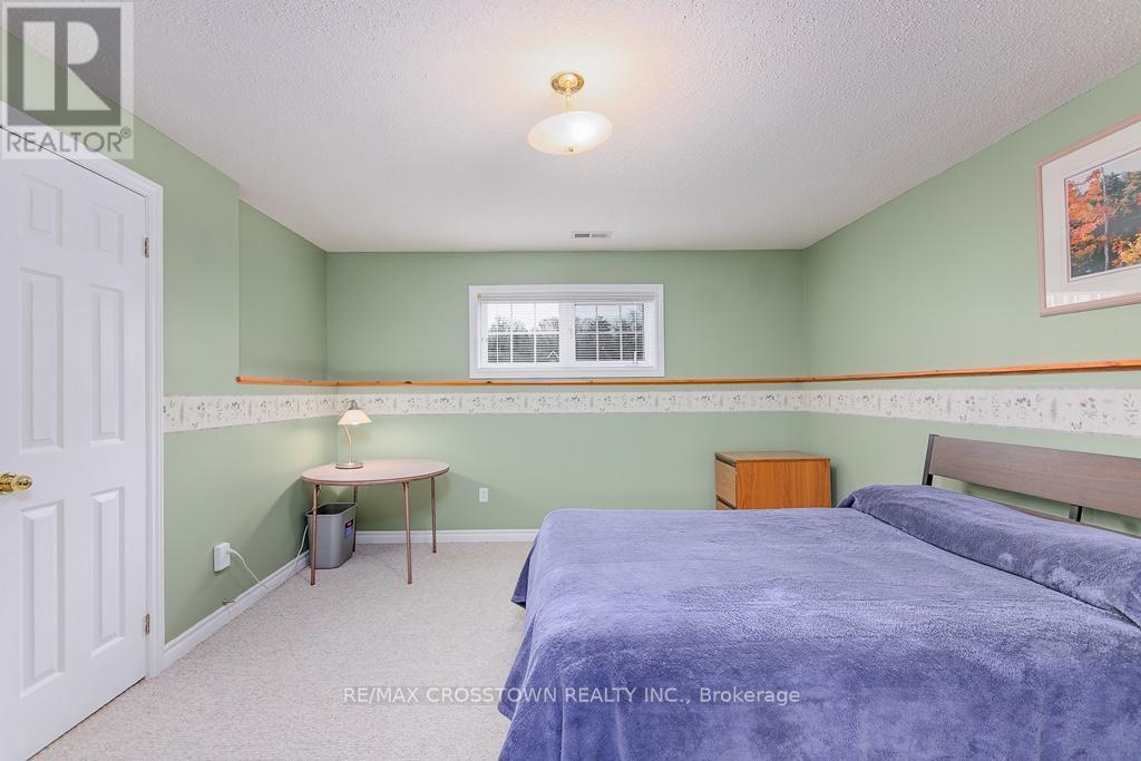 10 Birchmount Circle, Wasaga Beach, Ontario  L9Z 1H8 - Photo 29 - S12096618