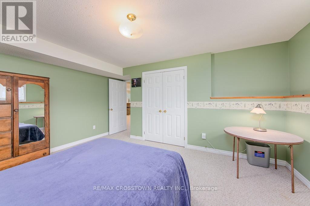 10 Birchmount Circle, Wasaga Beach, Ontario  L9Z 1H8 - Photo 30 - S12096618
