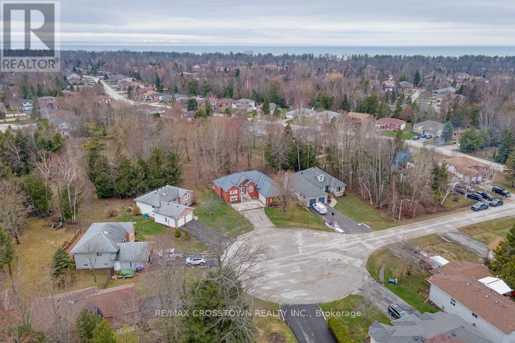 10 Birchmount Circle, Wasaga Beach, Ontario  L9Z 1H8 - Photo 40 - S12096618