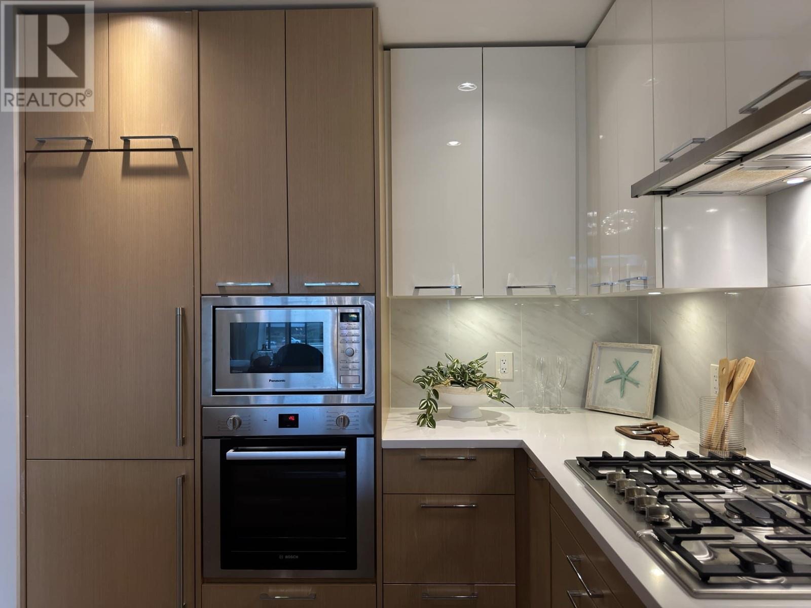 Listing Picture 5 of 30 : 321 4033 MAY DRIVE, Richmond / 烈治文 - 魯藝地產 Yvonne Lu Group - MLS Medallion Club Member