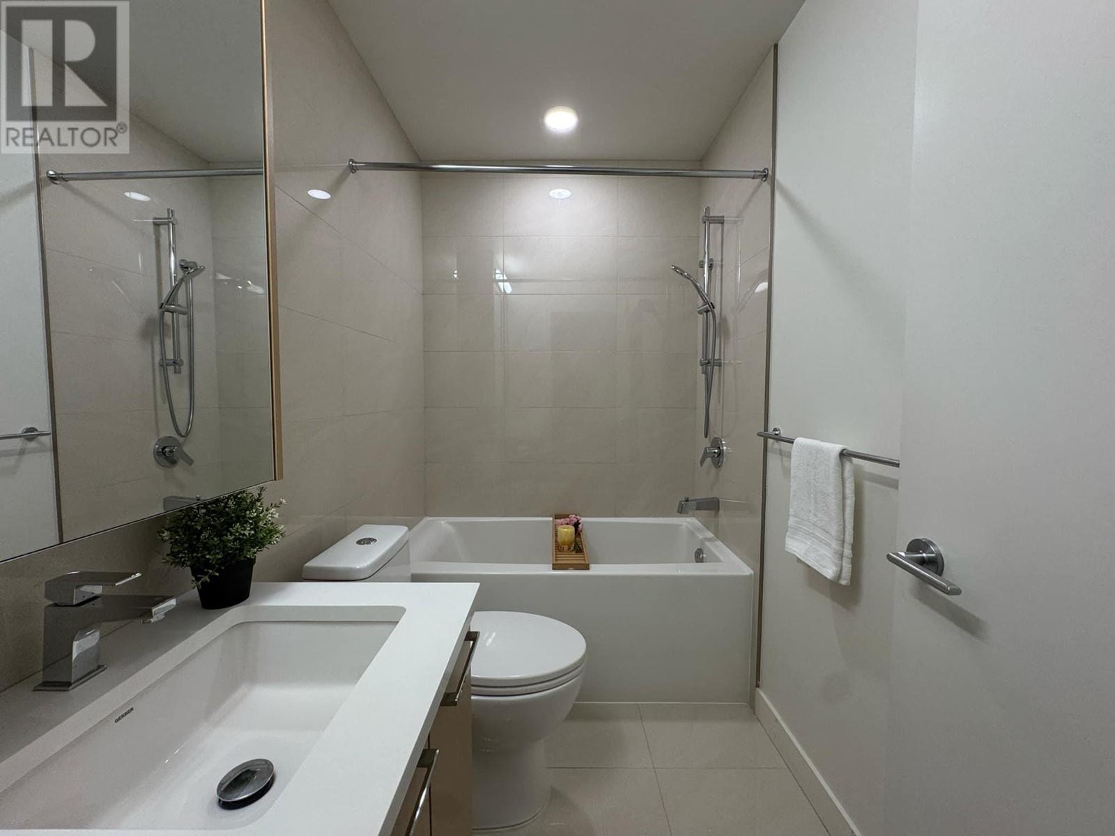 Listing Picture 8 of 30 : 321 4033 MAY DRIVE, Richmond / 烈治文 - 魯藝地產 Yvonne Lu Group - MLS Medallion Club Member