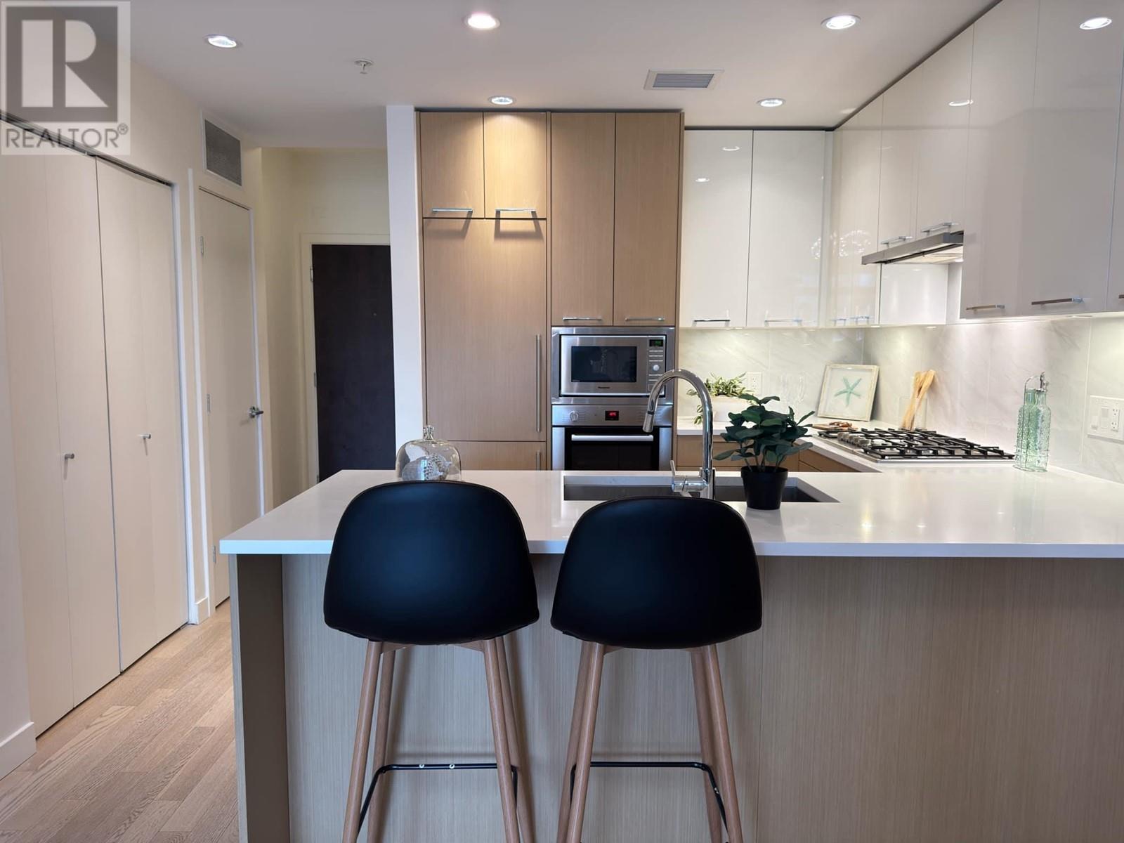 Listing Picture 7 of 30 : 321 4033 MAY DRIVE, Richmond / 烈治文 - 魯藝地產 Yvonne Lu Group - MLS Medallion Club Member