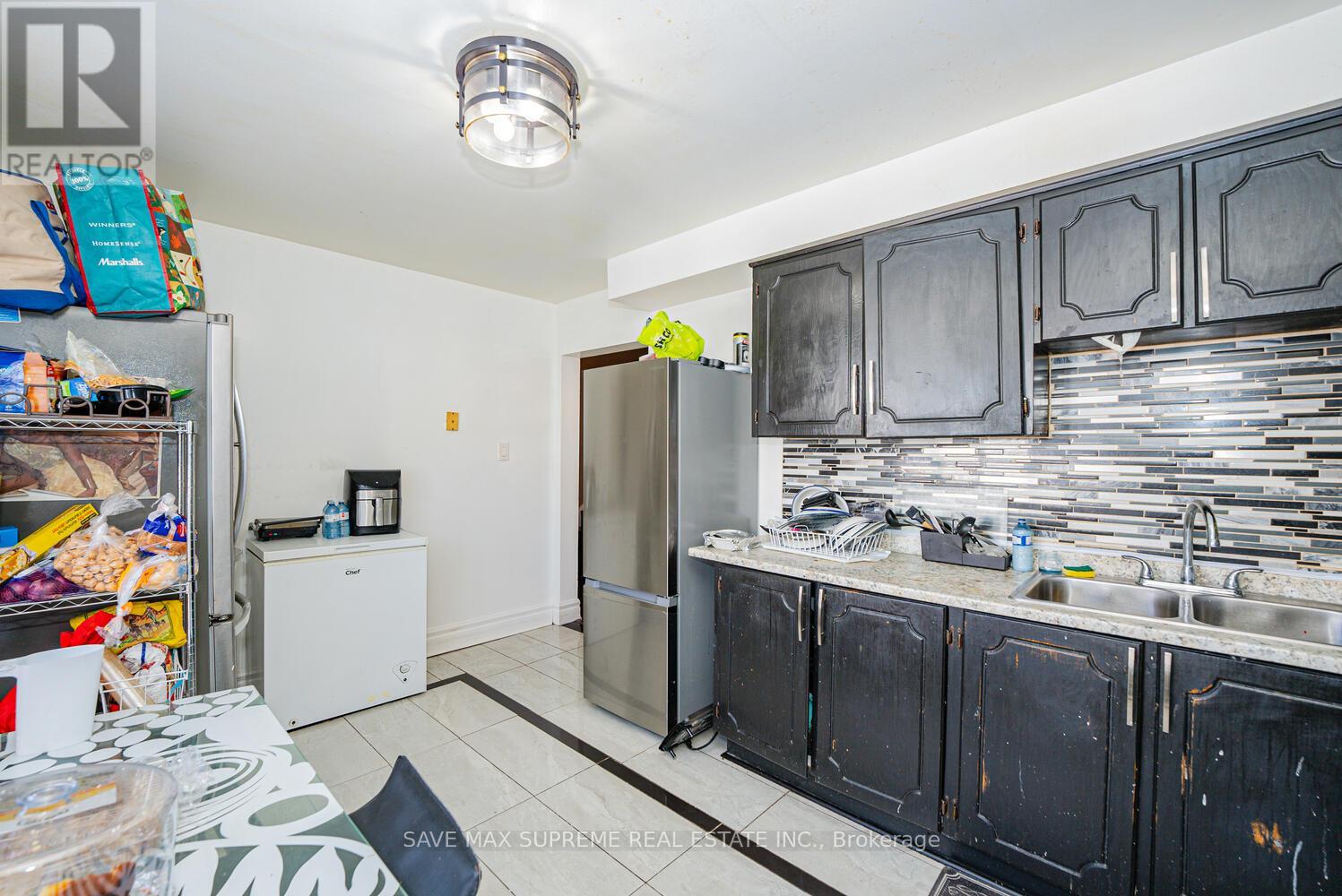 11 - 4020 Brandon Gate Drive N, Mississauga (Malton), Ontario  L4T 3N8 - Photo 17 - W12002946