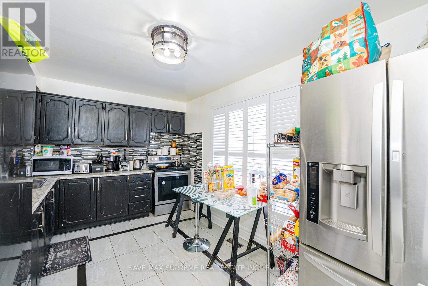 11 - 4020 Brandon Gate Drive N, Mississauga (Malton), Ontario  L4T 3N8 - Photo 16 - W12002946