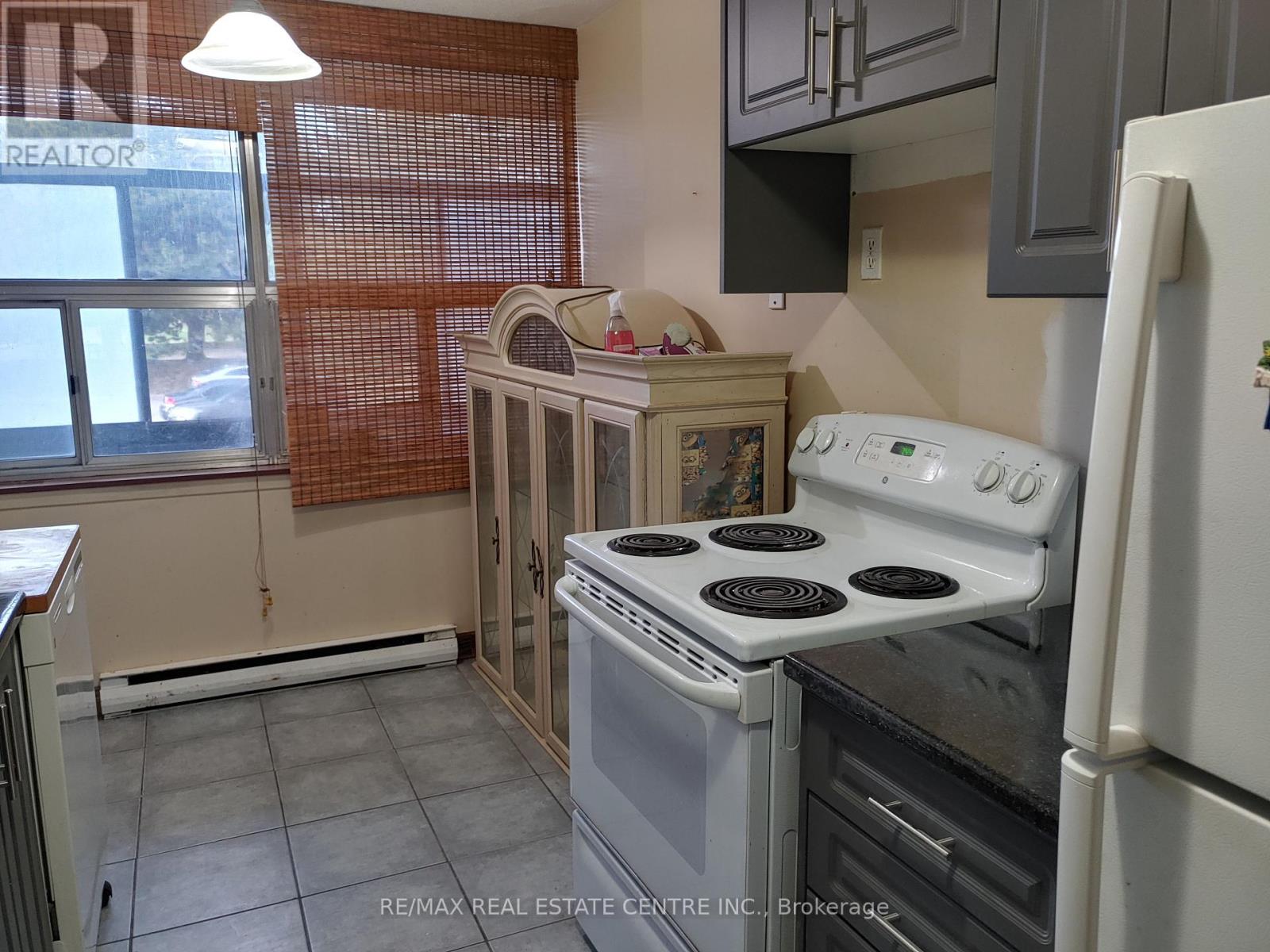 209 - 15 Kensington Road, Brampton (Queen Street Corridor), Ontario  L6T 3W2 - Photo 10 - W11970441
